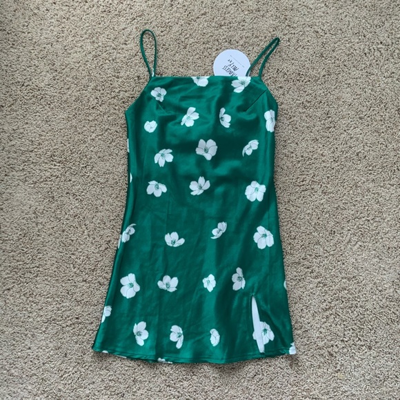 ✨NWT PRINCESS POLLY ULTRA MINI DRESS✨ - Picture 8 of 11